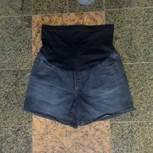 LIZ LANGE FOR TARGET MATERNITY SHORTS (L 12-14)